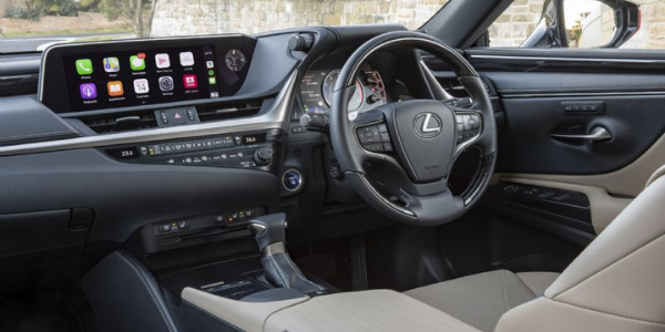 ES 300h Luxury