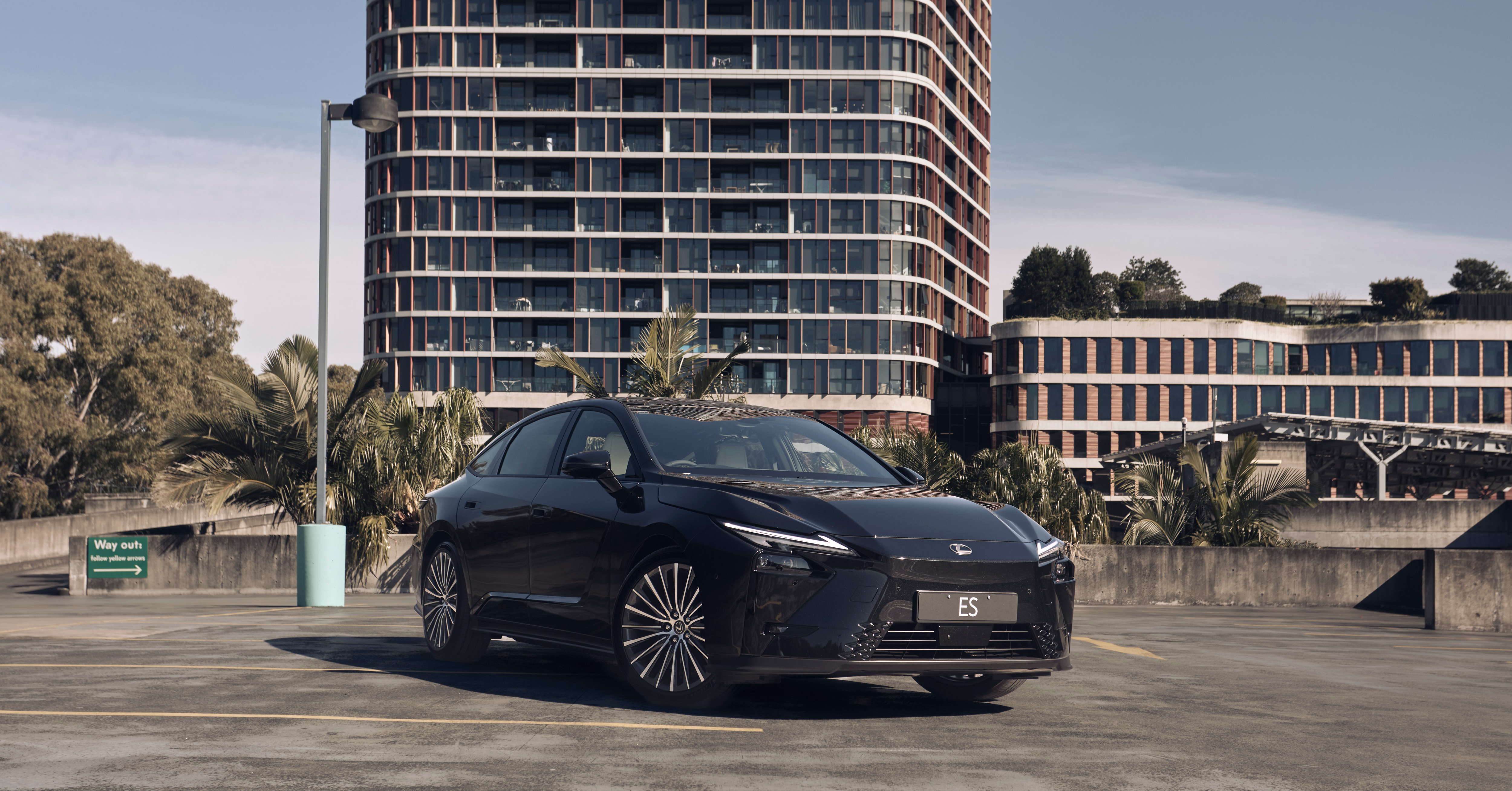 Lexus ES350e